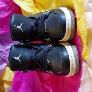 You Air Jordan's Size 7Y